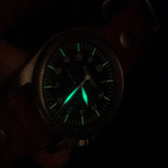 Bertucci A-4T Aero Titanium watch with 2 extra bands. Beautiful watch and bands. - Picture 5 of 5